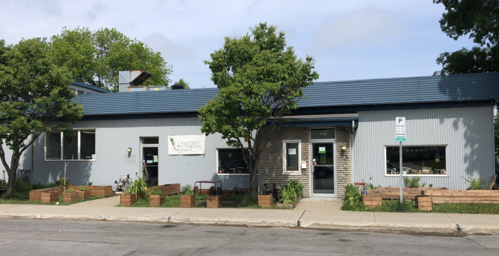 Bâtiment atelier la patente